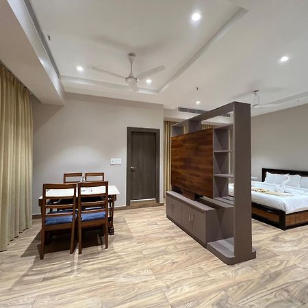 Finn'S Weaver Resort, Kāziranga 外观 照片