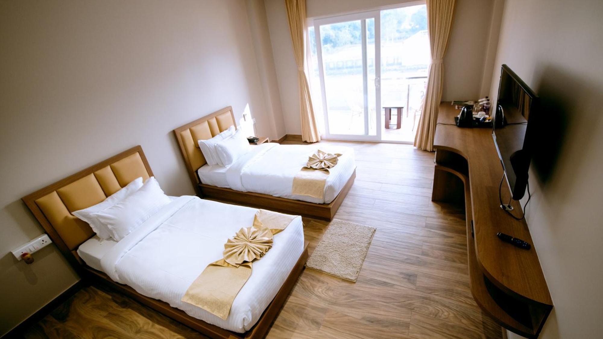 Finn'S Weaver Resort, Kāziranga 外观 照片