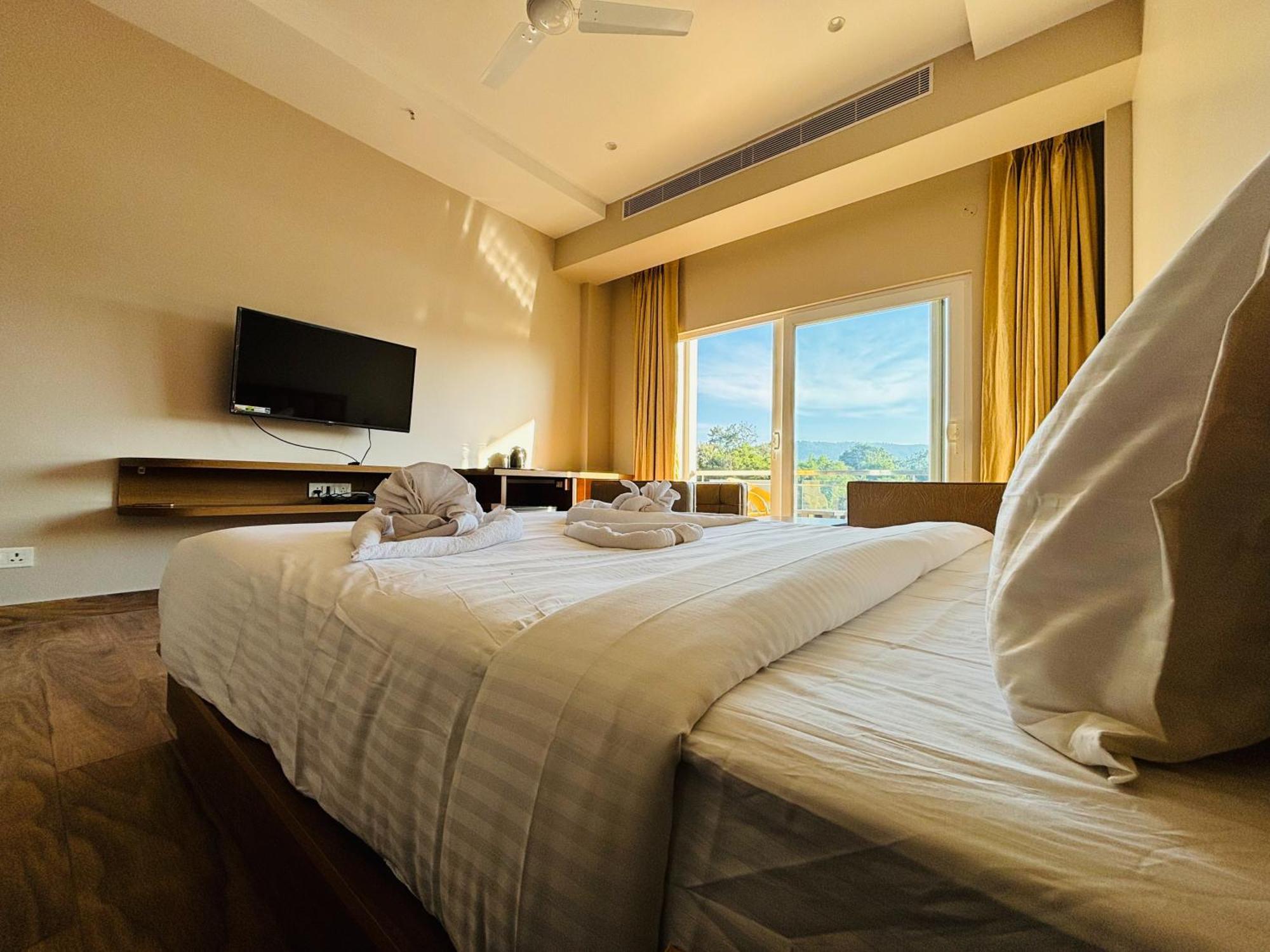Finn'S Weaver Resort, Kāziranga 外观 照片