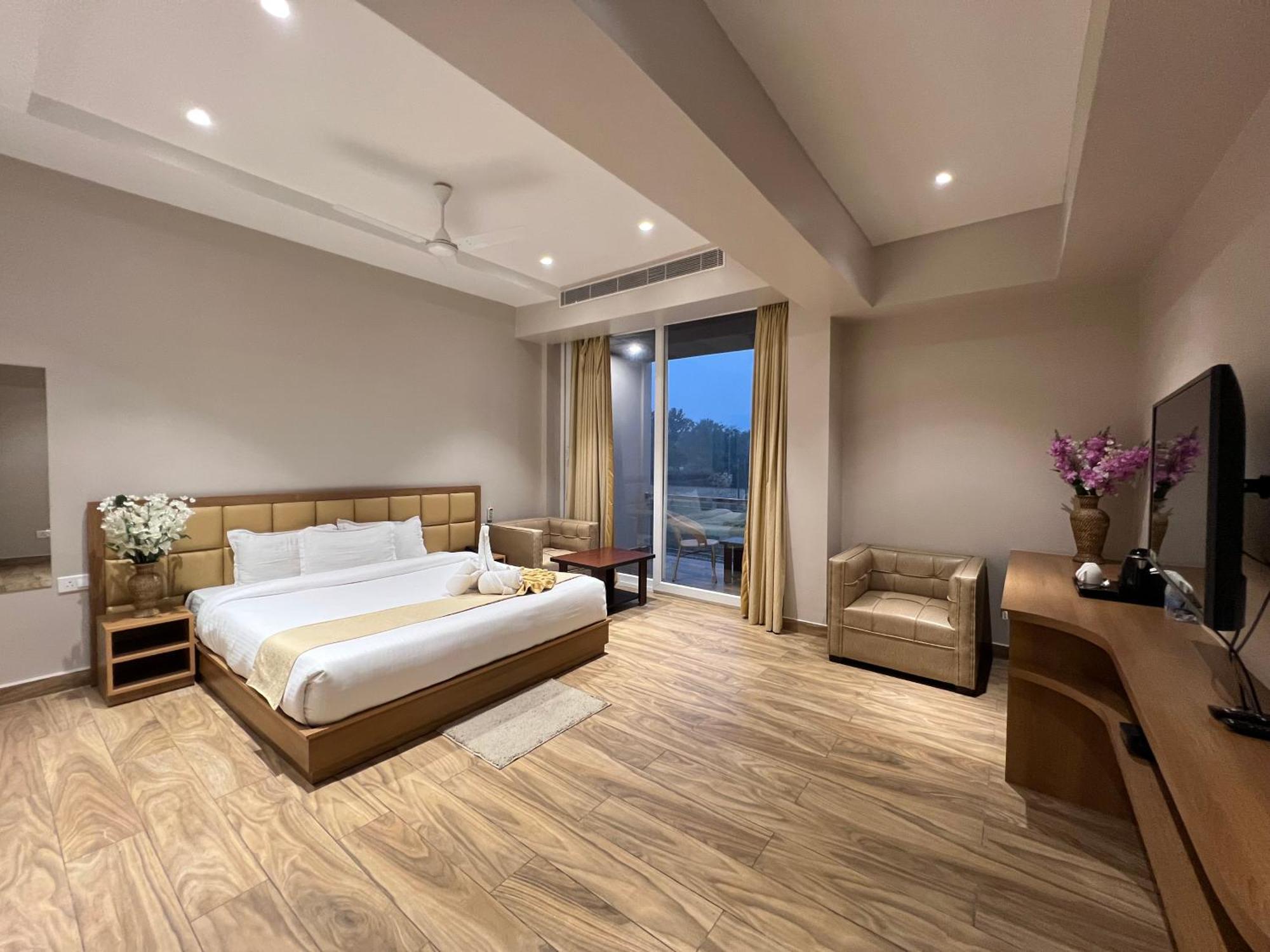 Finn'S Weaver Resort, Kāziranga 外观 照片