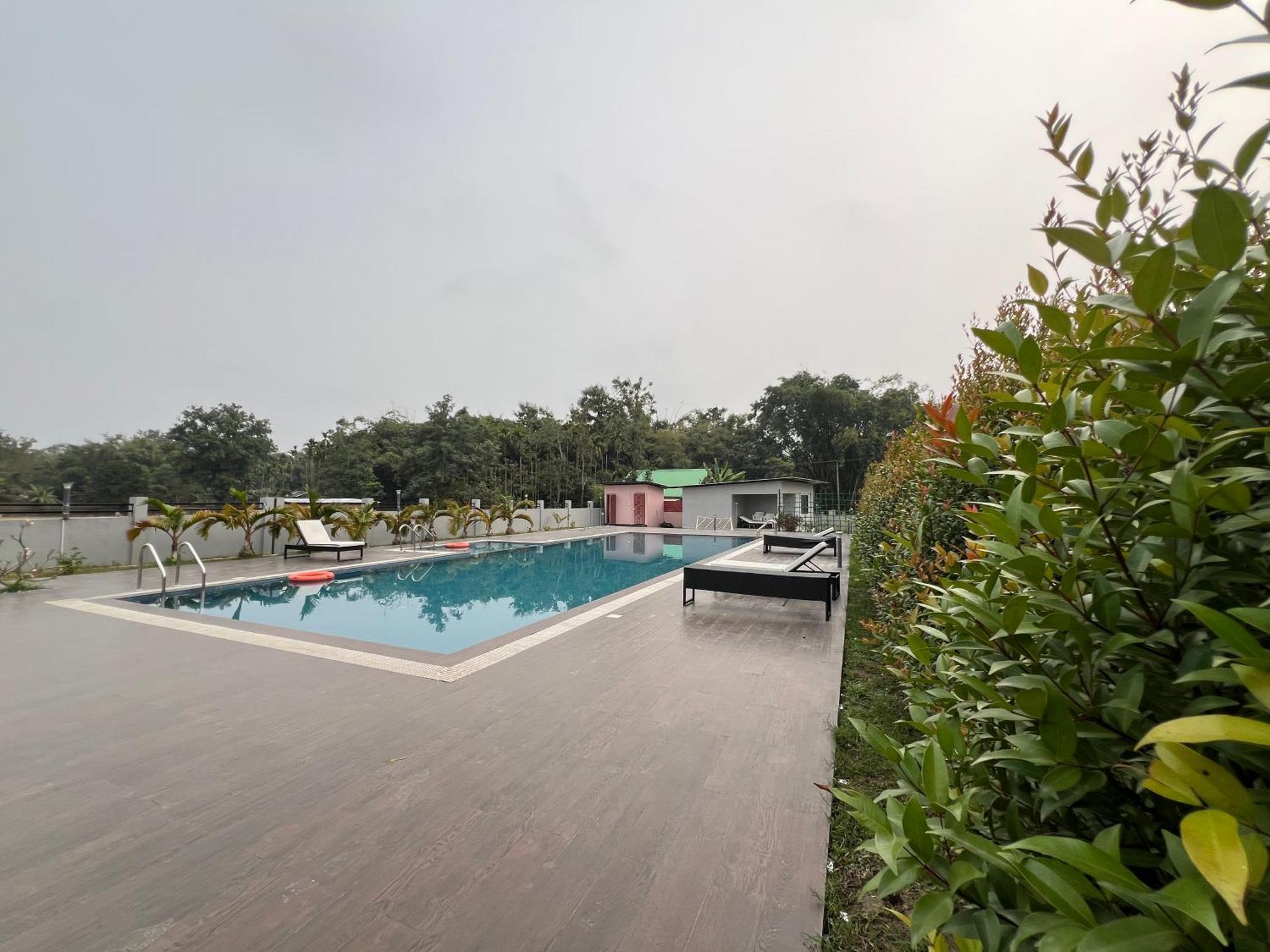 Finn'S Weaver Resort, Kāziranga 外观 照片